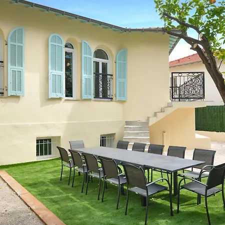 Vila Des Pergolas -6 Bdrs - 5 Bathrs -parking -jardin -jacuzzi -tramstation , 10 Min Nice