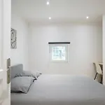 Des Pergolas -6 Bdrs - 5 Bathrs -parking -jardin -jacuzzi -tramstation , 10 Min *