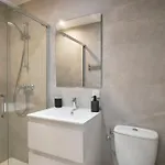 Βίλα Des Pergolas -6 Bdrs - 5 Bathrs -parking -jardin -jacuzzi -tramstation , 10 Min Νίκαια