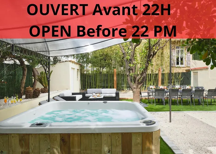Villa Des Pergolas -6 Bdrs - 5 Bathrs -parking -jardin -jacuzzi -tramstation , 10 Min