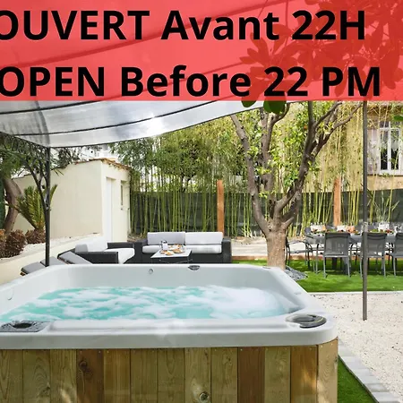 فيلة Des Pergolas -6 Bdrs - 5 Bathrs -parking -jardin -jacuzzi -tramstation , 10 Min